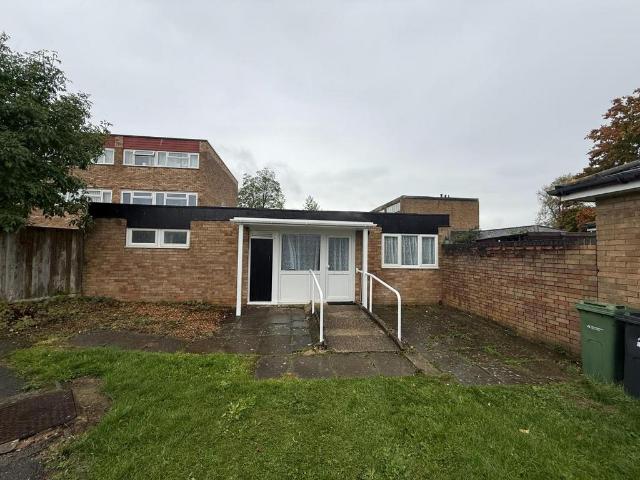 Bletchley 2 bed bungalow to rent £1,250 pcm £288 pw