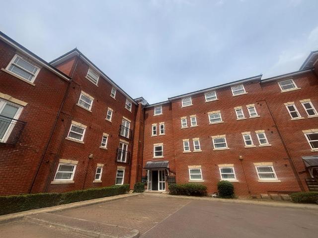 Bletchley, Milton Keynes MK3 2 bed flat to rent £1,250 pcm £288 pw