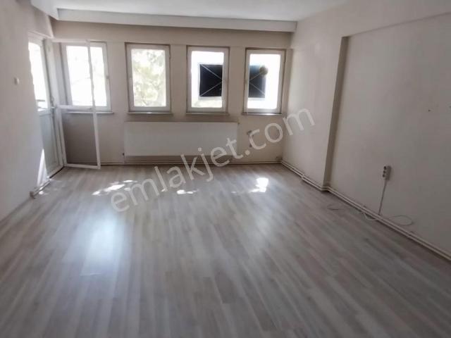 Şıblede Cadde Üstü Geniş Ferah Kiralık Daire