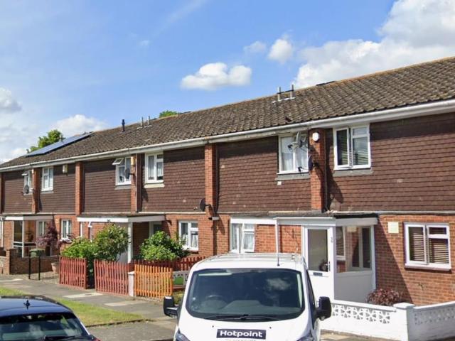 Bledlow Close, London SE28, Studio to rent, £1,045 pcm | PrimeLocation