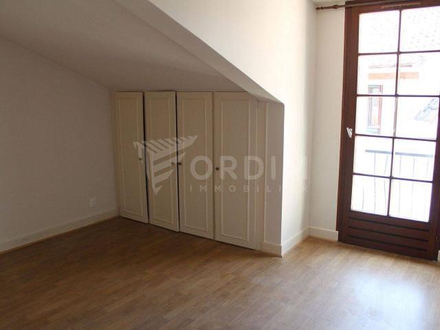 BLENEAU Appartement duplex de 3 pièce s avec cour