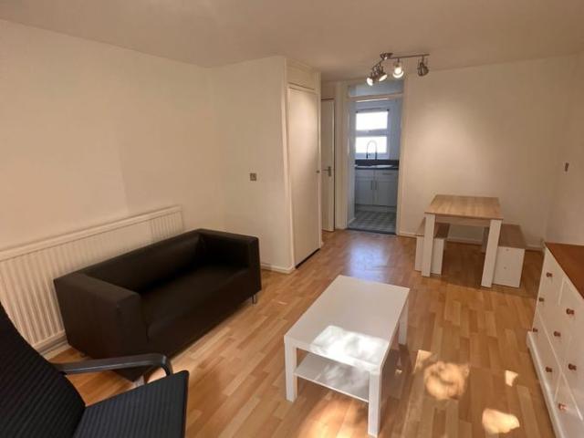 Blenheim View, Leeds LS2, 2 bed flat to rent, £1,199 pcm | PrimeLocation