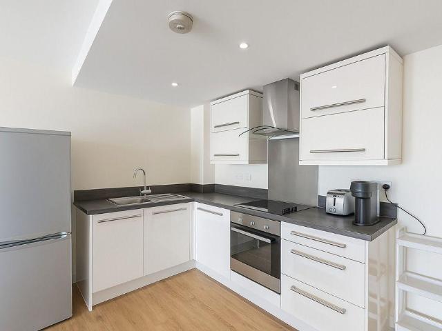 Blenheim Court, Leicester LE1 3 bed flat to rent £1,350 pcm £312 pw