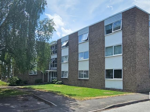 Blenheim Court, Royal Wootton. Studio to rent £650 pcm £150 pw
