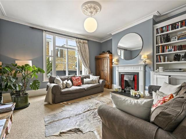 Blenheim Crescent, London, W11 2 bed apartment to rent £4,117 pcm £950 pw