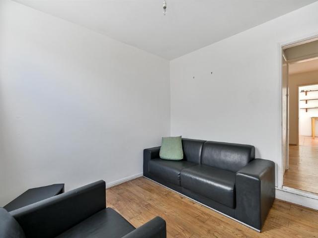 Blenheim Gardens, Reading, RG1 5QJ
