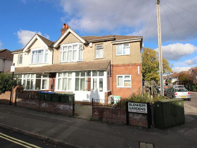 Blenheim Gardens, Southampton SO17, 7 bed terraced house to rent, £3,255 pcm | PrimeLocation