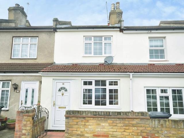 Blenheim Road, Dartford. DA1 2 bed terraced house to rent £1,700 pcm £392 pw