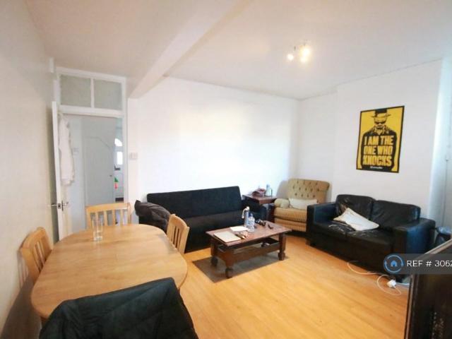 Blenheim Road, Reading, RG1 4 bed terraced house to rent £2,600 pcm £600 pw