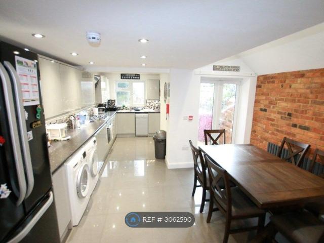 Blenheim Road, Reading RG1, 6 bed terraced house to rent, £4,500 pcm | PrimeLocation