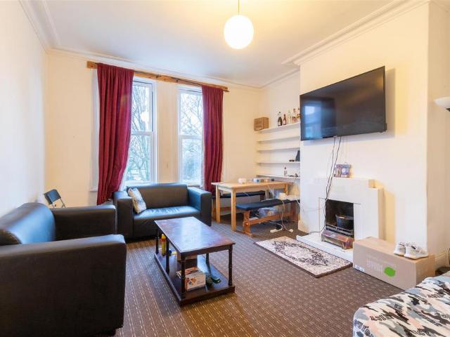 Blenheim Square, Woodhouse, Leeds 4 bed house to rent £2,427 pcm £560 pw