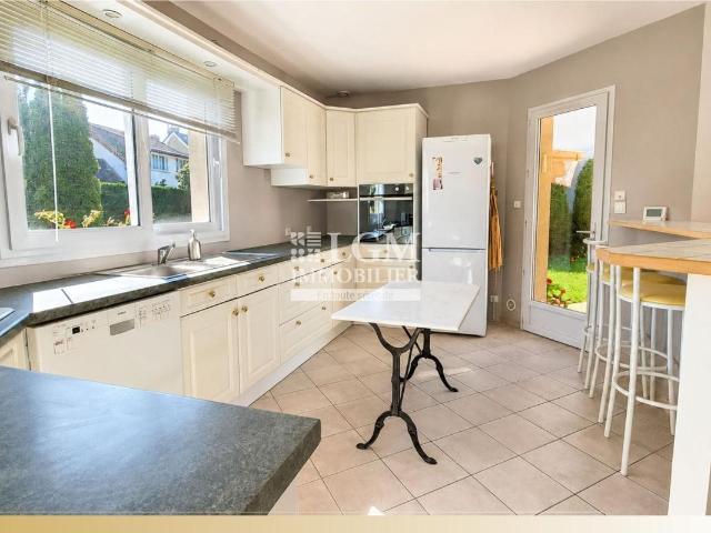 Blériot Plage – Maison familiale avec vie de plain pied, à 1. 148m² Sangatte