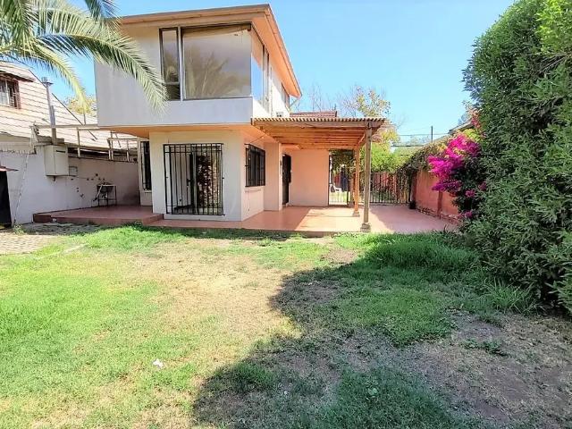 Blest Gana / Metro Castillo Velasco Y Plaza Egaña
