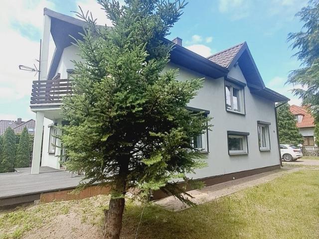 Przestronny dom 186 m² z garażem i dużą działką