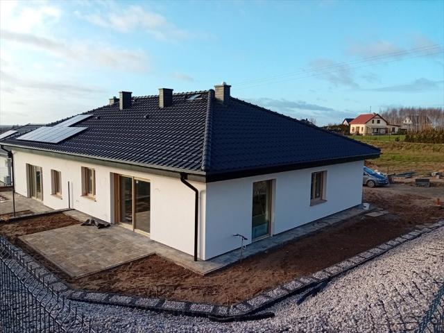 Bliźniak 98,24 m² z dużą działką polecam