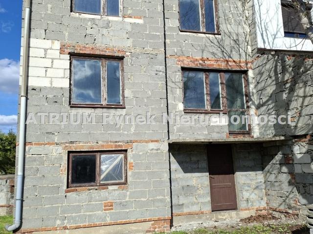 Bliźniak 174 m² z ogrodem i garażem stan surowy