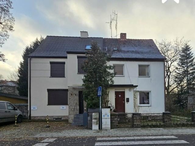 Bliźniak do remontu 128 m² w spokojnej dzielnicy Pogodno