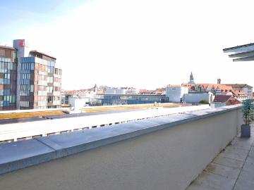 Blick über Böblingen: Exklusive 3 Zimmer Wohnung im obersten Stock!