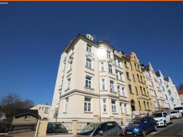 Blick über die Stadt! Gemütliche 3 Raum DG Wohnung mit großem Mietergarten