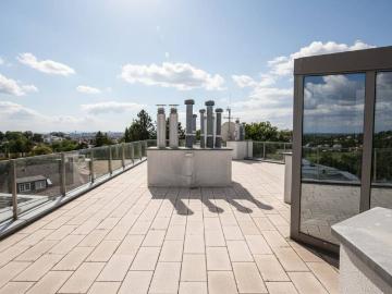 Blick über Wien: Traumhafte 3 Zimmer Wohnung mit großer Dachterrasse in Ruhelage