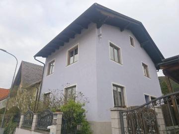 Blick auf die Gutensteiner Alpen + Ideal für 2 Familien + überdachter Pool + 6 Zimmer + 2 Küchen und 2 Bäder + großes Carport
