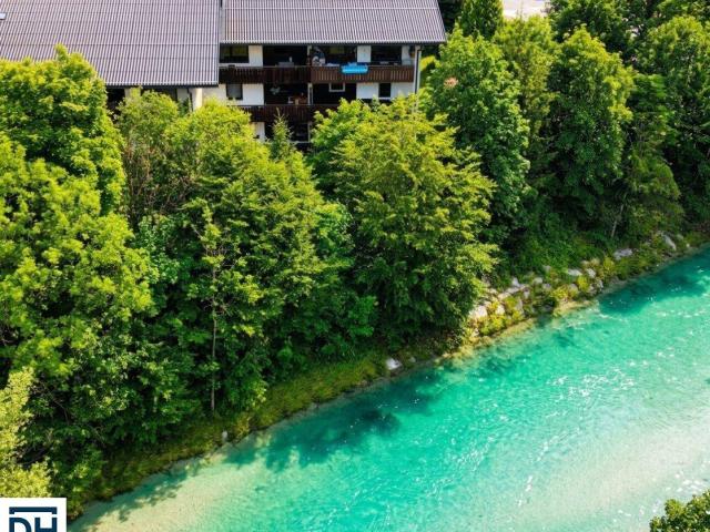 Blick auf die Königsseeache mit Südloggia in Anif Niederalm 360 Grad Besichtigung möglich