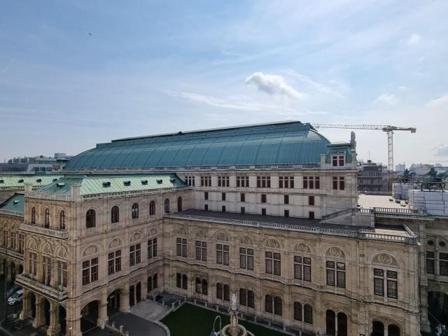 Blick auf die Staatsoper Exklusive Stadtwohnung mit Air condition 3 Schlafzimmer OTTO Immobilien