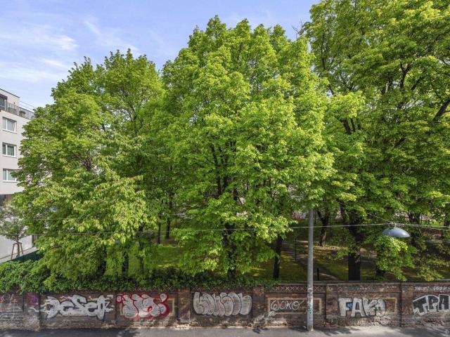 Blick ins Grüne und zwei separate Zimmer!