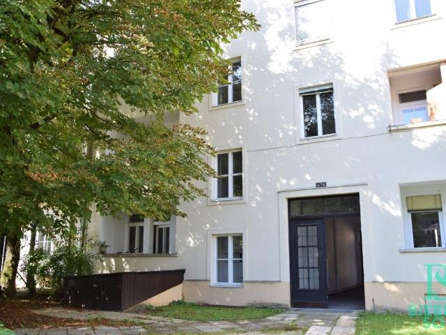 Blick ins Grüne! Zentrumsnahe Loggia Wohnung – WG geeignet! Garagenplatz!