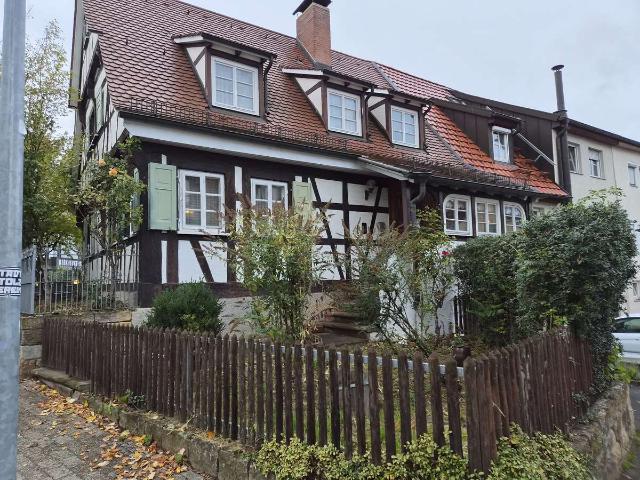 Blickfang: Denkmalgeschütztes Endreihenhaus in Stuttgart Birkach