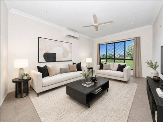 Blissful Family Home in Bushland Beach