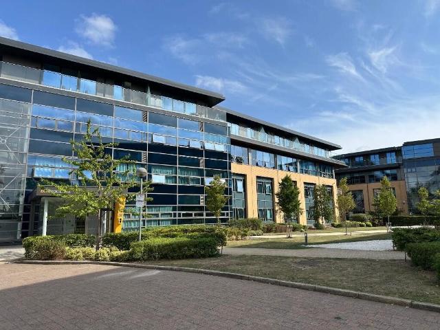 Blu Bracknell, Wokingham Road, Bracknell, Berkshire RG42, 2 bed flat to rent, £1,500 pcm | PrimeLocation