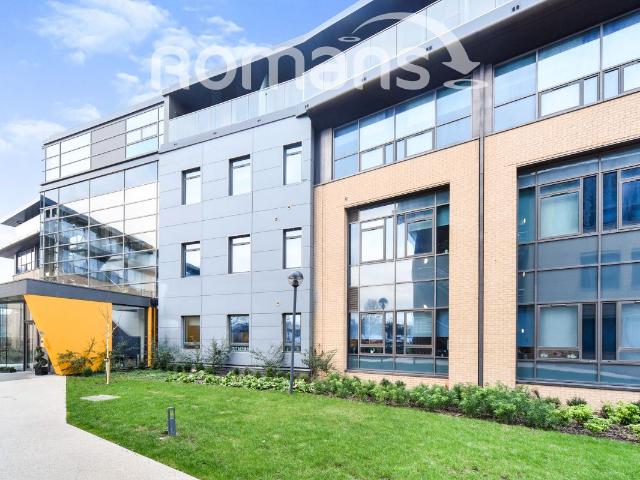 Blu Bracknell, Wokingham Road, Bracknell RG42, 2 bed flat to rent, £1,500 pcm | PrimeLocation