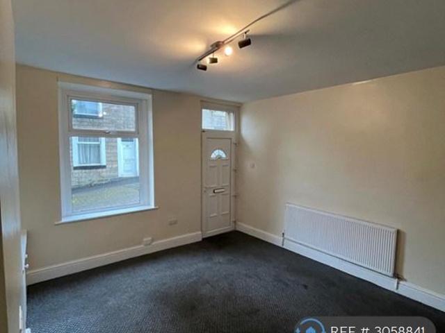 Blucher St, Colne, BB8 2 bed terraced house to rent £635 pcm £147 pw