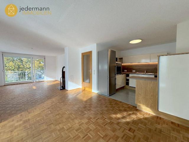 BLUDESCH: CHARMANTE, GERÄUMIGE 4 ZIMMER WOHNUNG MIT TOLLEM WOHNFLAIR!