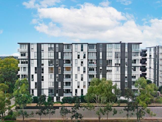 Blue Mountains Views & Modern Thornton Living