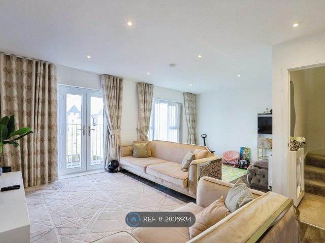 Blue Boar Lane, Rochester ME1, 4 bed semi detached house to rent, £2,600 pcm | PrimeLocation