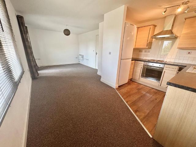 Blue Cedar Drive, Sutton Coldfield, B74 2 bed apartment to rent £1,075 pcm £248 pw