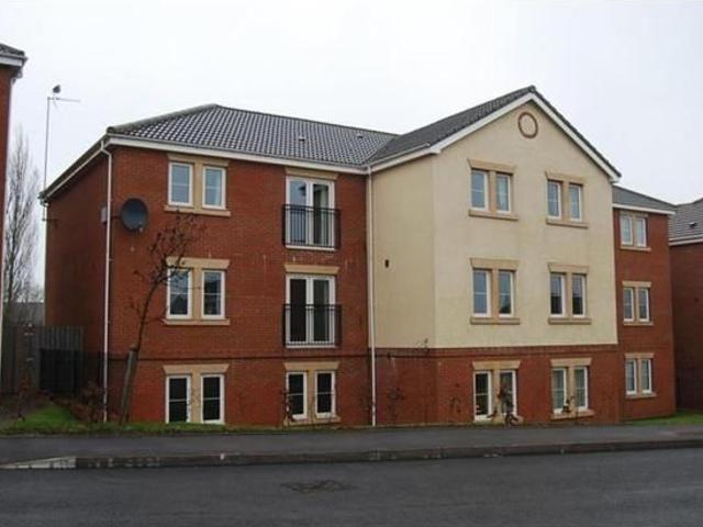 Blue Cedar Drive, Sutton Coldfield B74, 2 bed flat to rent, £1,075 pcm | PrimeLocation