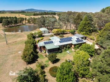 Blue Chip Borenore Lifestyle on 14.33 Hectares Approx. 35.4 Acres