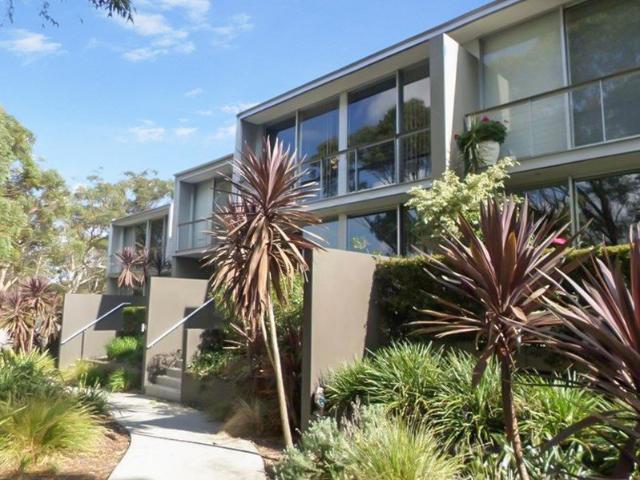 Blue Chip DHA Investment Spacious 3 Bedroom Townhouse, Lease Secured until 2028