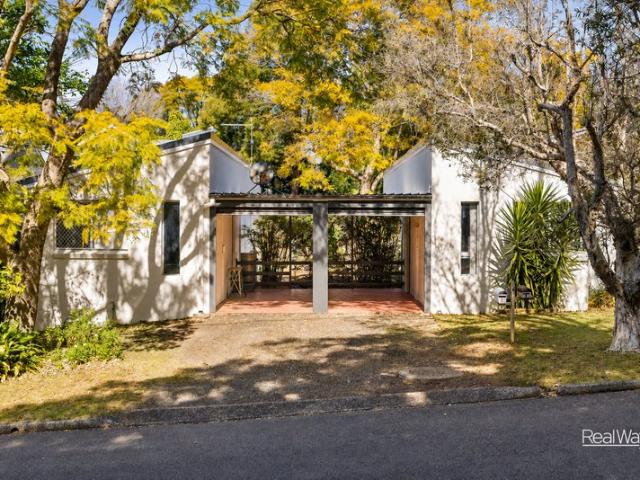 Blue Chip Duplex Investment in the Heart of Mount Lofty