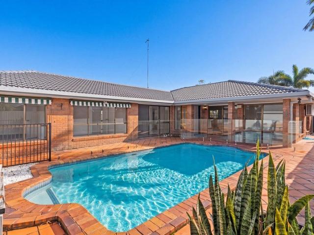 Blue Chip Mermaid Waters Position with Exceptional Renovation Potential