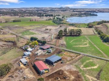 Blue Chip South West Victoria Grazing / Dairying