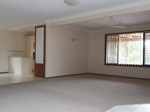 Blue Chip Position House in Burleigh Waters Cul De Sac Approx 500m to the Beach