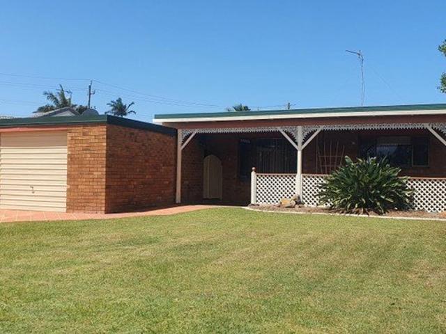 Blue Chip Position House in Burleigh Waters Cul De Sac Approx 500m to the Beach