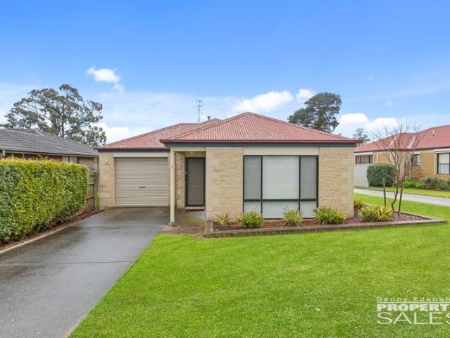 Blue Chip Townhouse Living in the Heart of Moe