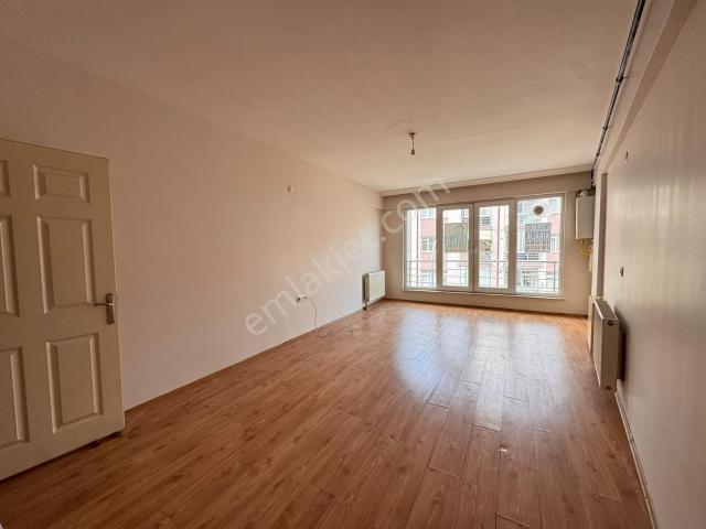Blue Emlak'tan Kafeler Sokağında 1+1 Kiralık Daire