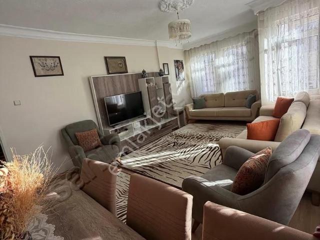 Blue Emlak'tan Saray Mahallesinde 3+1 Satılık Daire