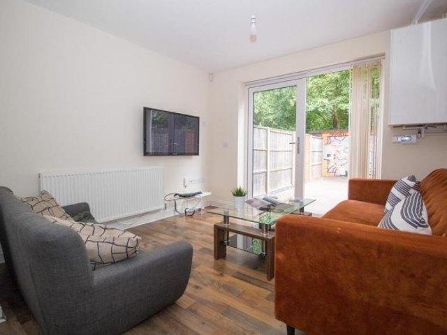 Blue Fox Close 4 bed house share to rent £2,064 pcm £476 pw